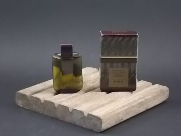 Quorum, miniature EdT Homme 7 ml, avec sa boite. Parfum crée en 1982. De la maison Antonio Puig
