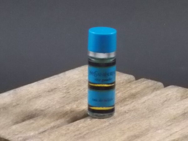 Rive Gauche, miniature EdT 5 ml, avec sa boite. Parfum crée en 1970. De la maison Yves Saint Laurent
