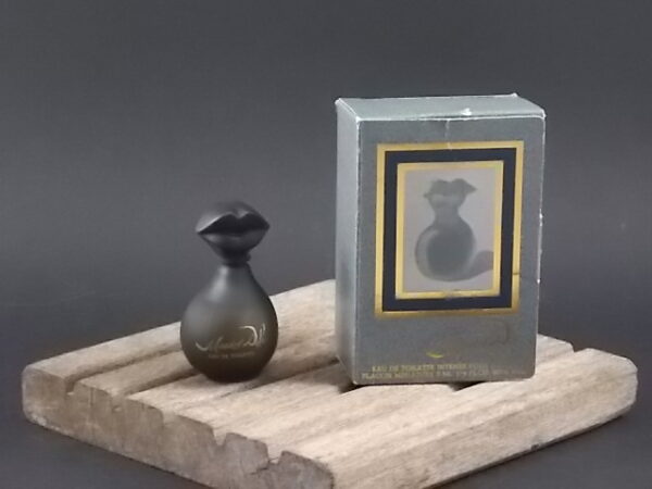 Salvador Dali, miniature EdT Homme 8 ml, avec sa boite. Parfum crée en 1987. De la maison Salvador Dali