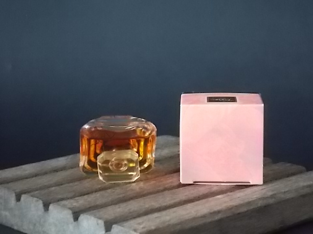Trésor miniature EdP 7,5 ml, avec sa boite. Créé en 1952, revisité en 1990. De la maison Lancôme.