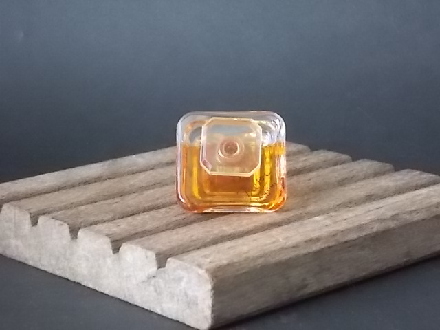 Trésor miniature EdP 7,5 ml, avec sa boite. Créé en 1952, revisité en 1990. De la maison Lancôme.