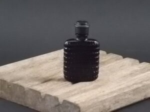 Trussardi Uomo, miniature EdT Homme 6 ml, sans boite. Parfum crée en 1983. De la maison Nicola Trussardi.