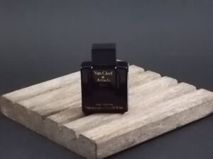 Van Cleef & Arpels, flacon en verre teinté Noir. Eau de Toilette 7 ml Homme de Van Cleef & Arpels