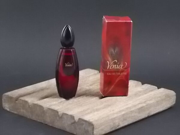 Venice, miniature EdT 7,5 ml, avec sa boite. Parfum crée en 1986. De la maison Yves Rocher
