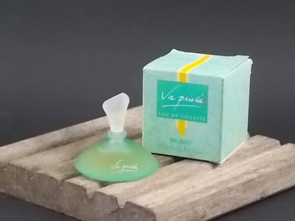 Vie Privé, miniature EdT 7,5 ml, avec sa boite. Parfum crée en 1989. De la maison Yves Rocher