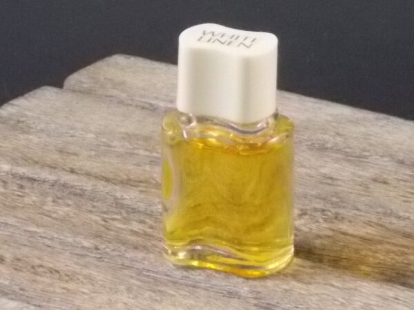 White Linen, miniature EdP 4 ml, sans boite. Parfum créé en 1978. De la maison Estée Lauder