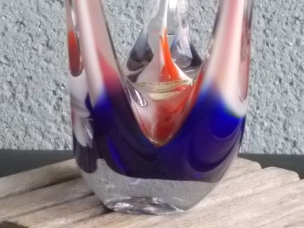 Oiseau en verre soufflé bouche translucide à insertion tricolore Rouge, Bleu et Blanc. Art verrier fait main Made in Romania