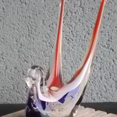 Oiseau en verre soufflé bouche translucide à insertion tricolore Rouge, Bleu et Blanc. Art verrier fait main Made in Romania