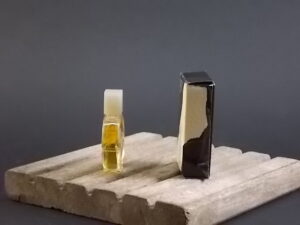 Paradoxe, miniature d' Eau de Parfum 4 ml avec sa boite. Lancé en 1983. De la maison Pierre Cardin Paris.