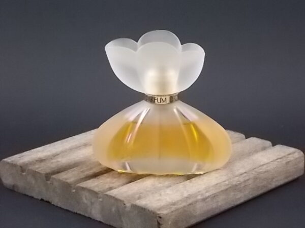 Parfum d' Or, flacon spray eau de Parfum 30 ml. Lancé en 1986. De la maison Kristel Saint Martin, Parour Paris.