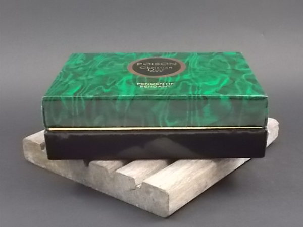 Pendentif "Poison" miniature Esprit de Parfum 5 ml. Lancé en 1985. Par la maison Christian Dior