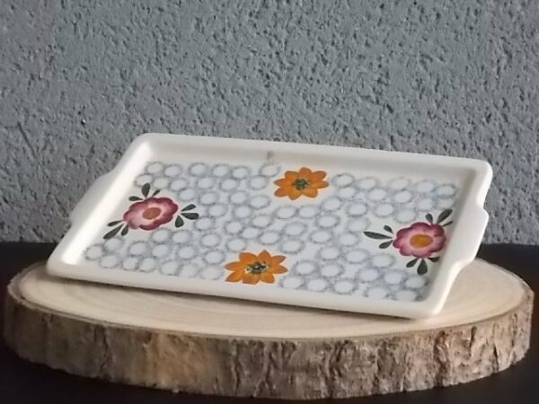 Petit plateau "Bénédicte", en faience Ivoire, à motif floral peint à la main. De la Manufacture de Sarreguemines