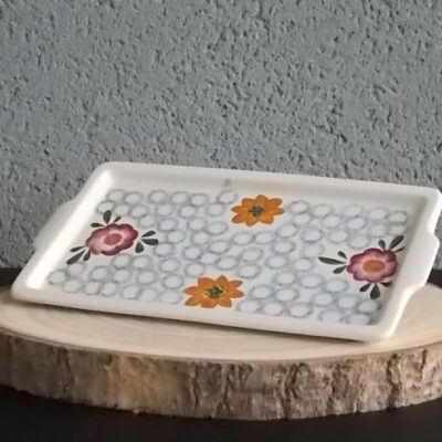 Petit plateau "Bénédicte", en faience Ivoire, à motif floral peint à la main. De la Manufacture de Sarreguemines