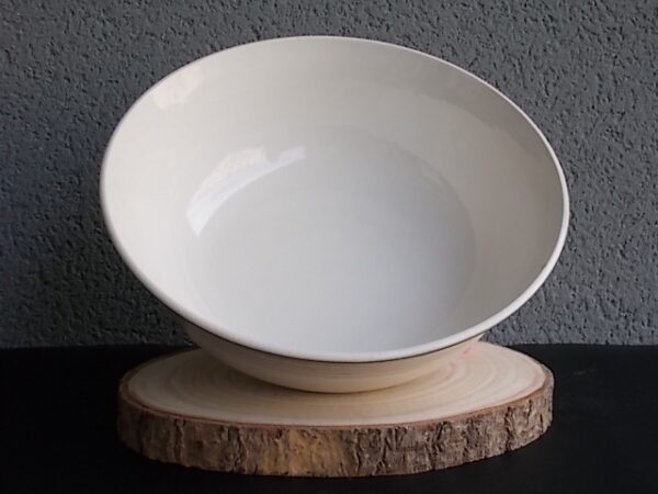 Plat couvert en semi - porcelaine Blanche à décors de frise Vert Emeraude à motif Epis de Mais en dorure. De la faïencerie Céranord