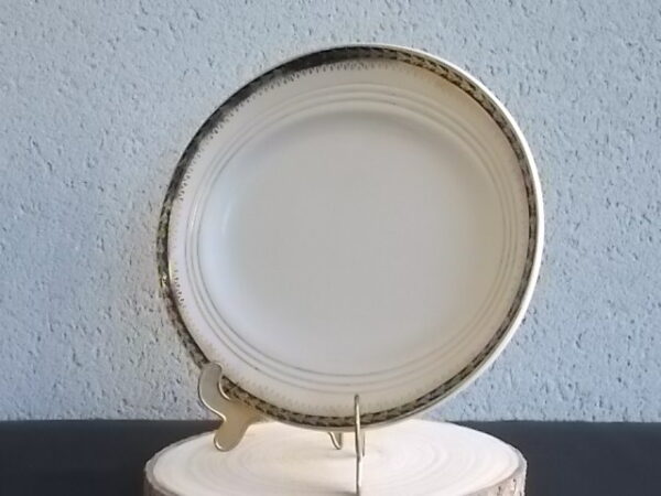 Plat ovale en semi - porcelaine Blanche à décors de frise Vert Emeraude à motif Epis de Mais en dorure. De la faïencerie Céranord