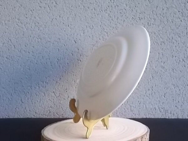Plat ovale en semi - porcelaine Blanche à décors de frise Vert Emeraude à motif Epis de Mais en dorure. De la faïencerie Céranord