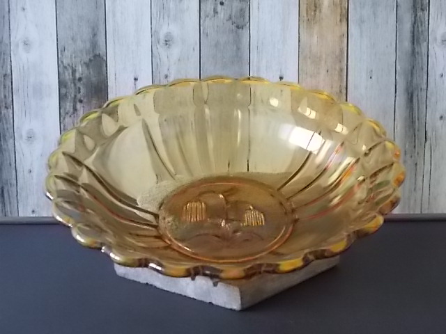 Plat rond en verre teinté Ambre