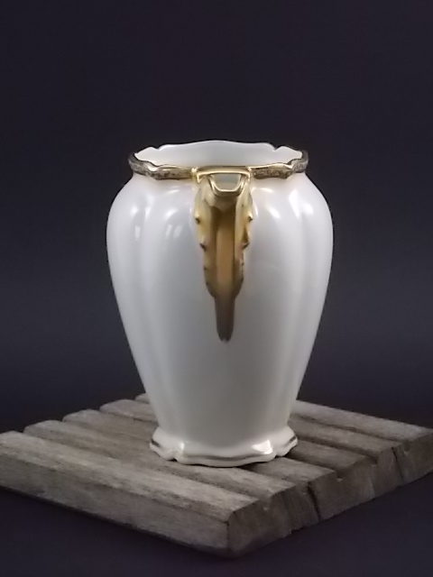 Pot à lait "Or", en porcelaine Blanche et dorure de l'Ancienne fabrique Royale de Limoges France