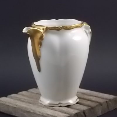 Pot à lait "Or", en porcelaine Blanche et dorure de l'Ancienne fabrique Royale de Limoges France