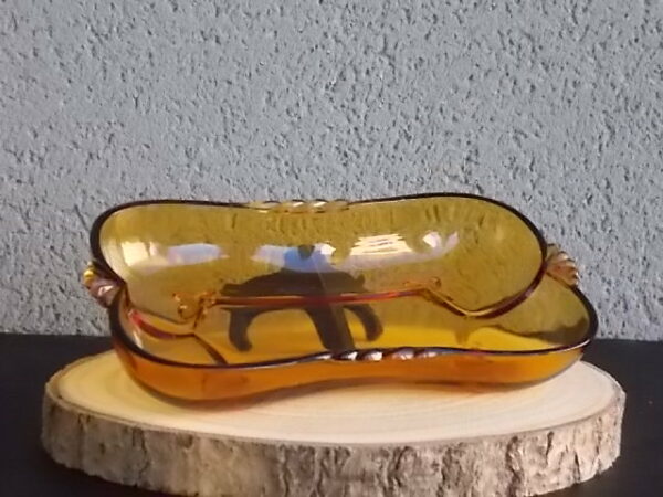 Ravier rectangulaire à Oreille, en verre teinté Ambre. Made in Deutschland
