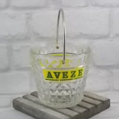 Seau à glace "AVEZE" N° 9, en verre trempé moulé pressé. Logo publicitaire sérigraphié Jaune et Vert. Anse en métal doré. De la manufacture BVB