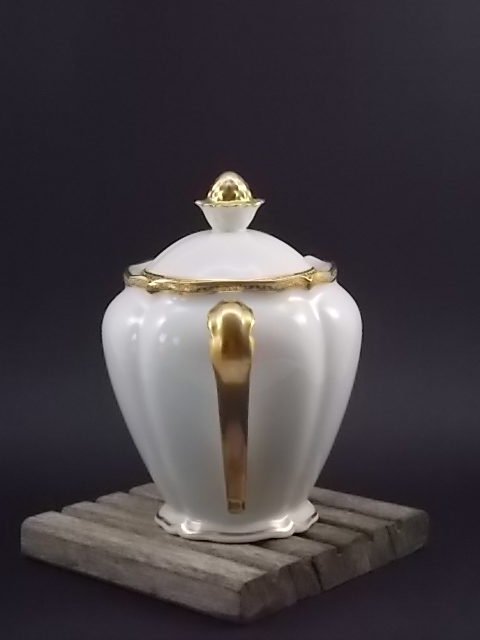 Sucrier "Or", en porcelaine Blanche et dorure de l'Ancienne fabrique Royale de Limoges France