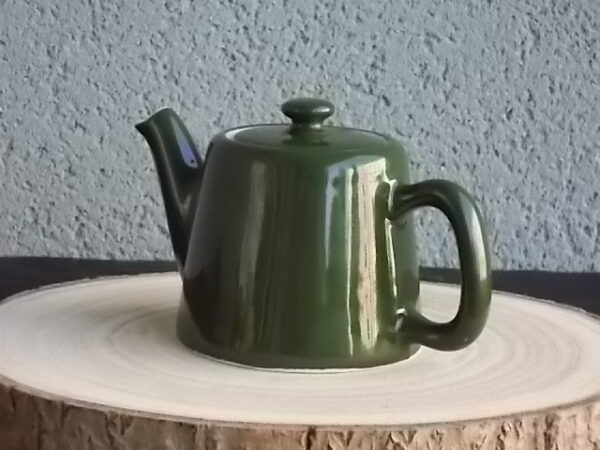 Théière individuelle, en céramique Vert Sapin. Modèle 732. De la Manufacture Pillivuyt France.