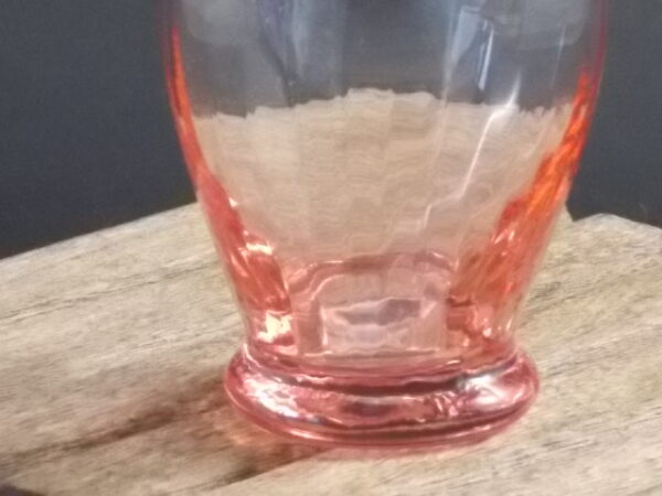 Verre à Apéritif "Cannelé" en verre soufflé teinté Rose Saumoné bombé sur piédouche