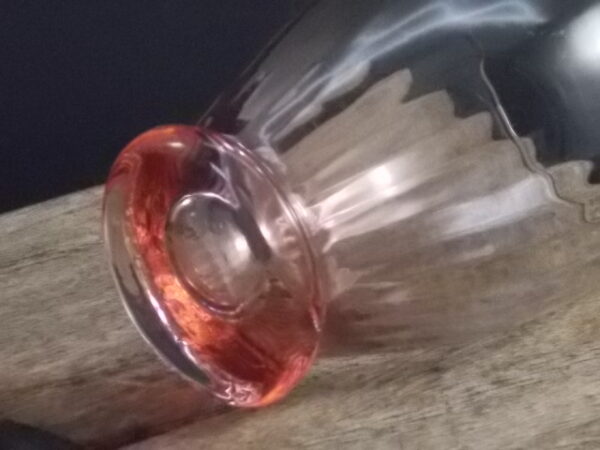 Verre à Apéritif "Cannelé" en verre soufflé teinté Rose Saumoné bombé sur piédouche