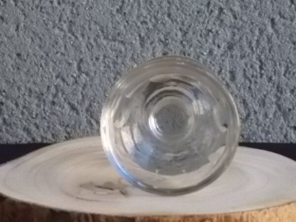Verre à liqueur "Coupe" en verre soufflé bouche épais. Décors facettes rondes, pied Bobine.