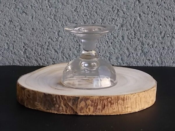 Verre à liqueur "Coupe" en verre soufflé bouche épais. Décors facettes rondes, pied Bobine.