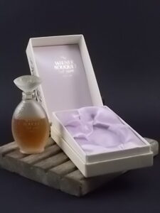 Flacon Wiener Bouquet "Bal Paré", Parfum 15 ml. Lancé en 1949. De la maison Maurer & Wirtz